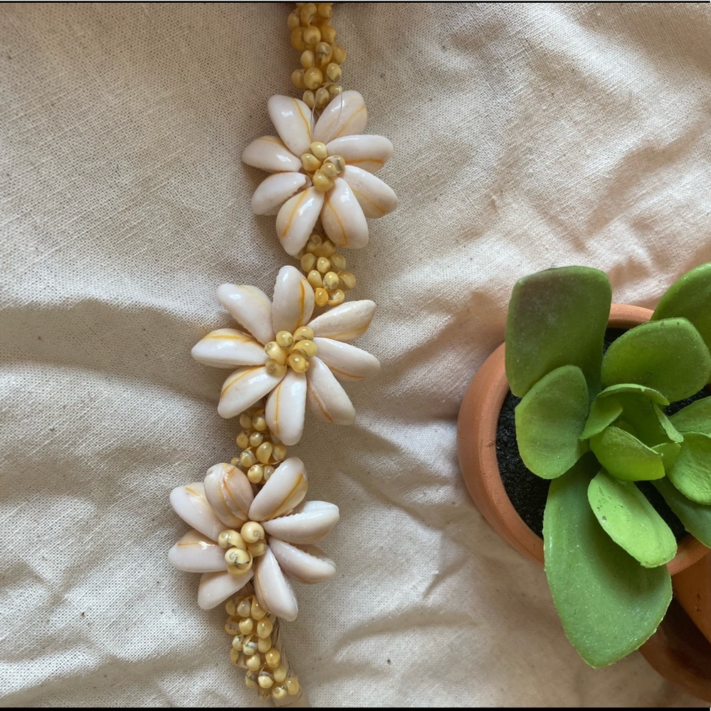 Hawaiian Yellow Seashell Bracelet